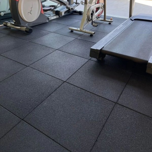 Cómo elegir pisos de caucho para entrenamientos seguros y cómodos
